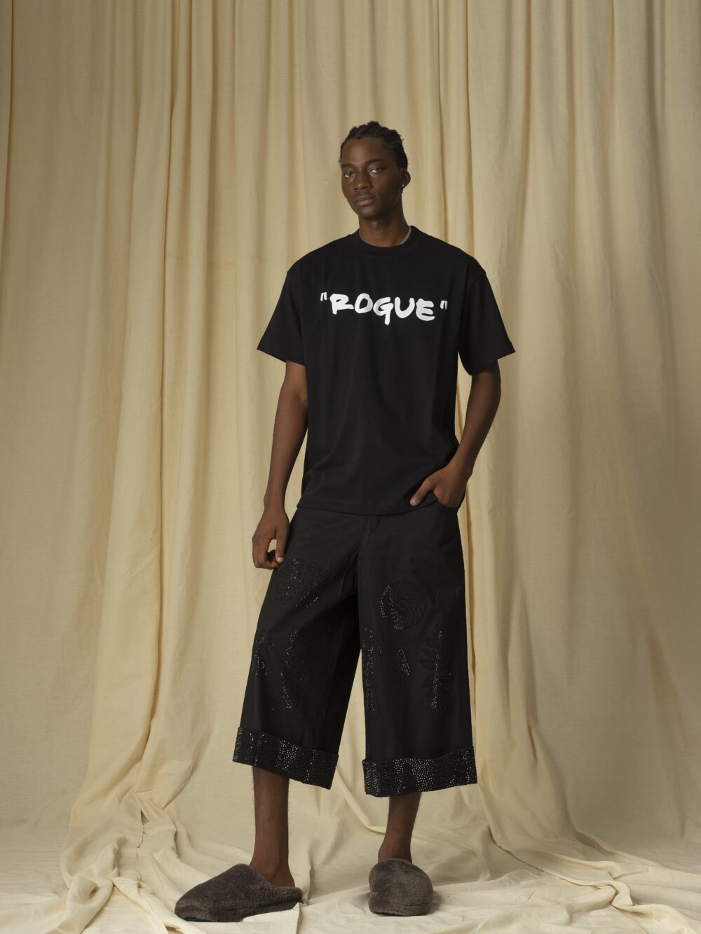 Black 'Rogue' T-shirt